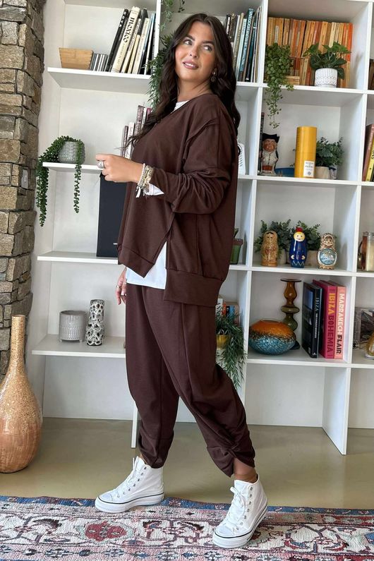 The Sunday Morning V Slouch Sweatshirt Chocolate